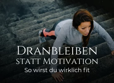 Ein Sportler blickt fokussiert in die Ferne – Symbolbild für den Mythos Motivation und stoisches Training.